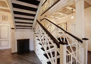 Скидка на деревянные лестницы из бука и ясеня dveri2.jpg